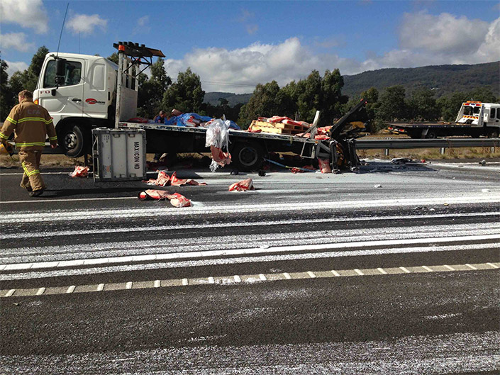 calder-freeway-truck-collision2