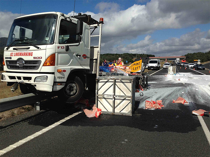calder-freeway-truck-collision3